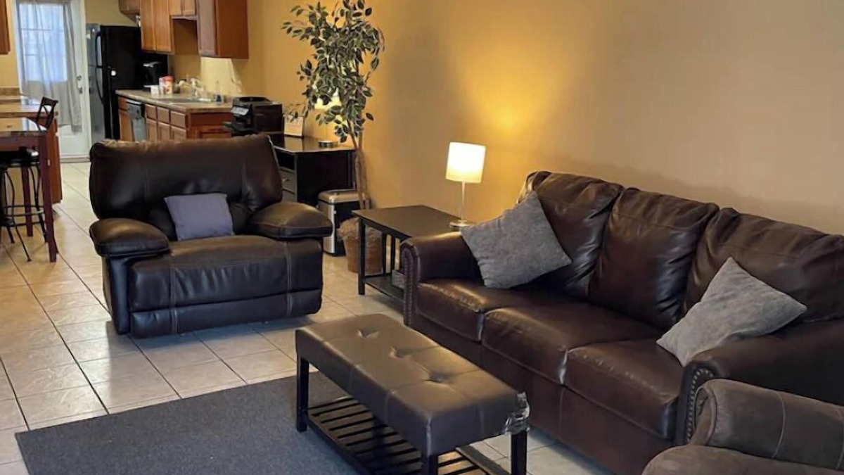 Shenandoah House | B Centrally located.13mi to LSU. Min from Woman’s.n