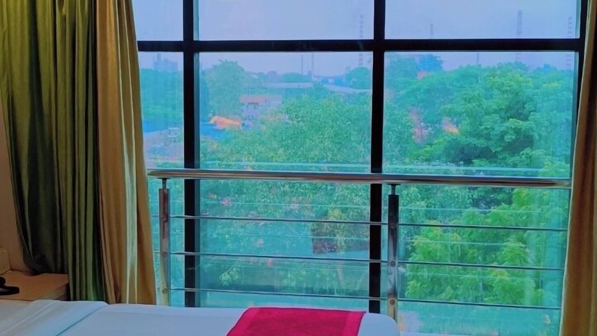 Bistupur Hotel | B.S.Park Plaza