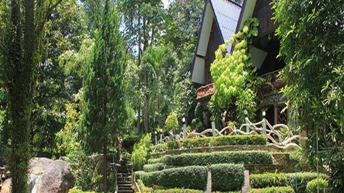 Suan Phueng Hotel | Baan Fahsai Resort