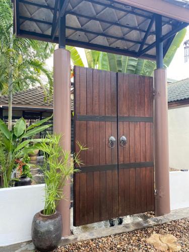 Si Sawat House | baan in kan homestay&cafe kanchanaburi city