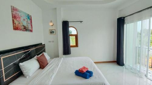 Salaya Villa | Baan Iris Salaya