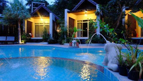 Thong Chai Resort | Baan Klang Aow Beach Resort