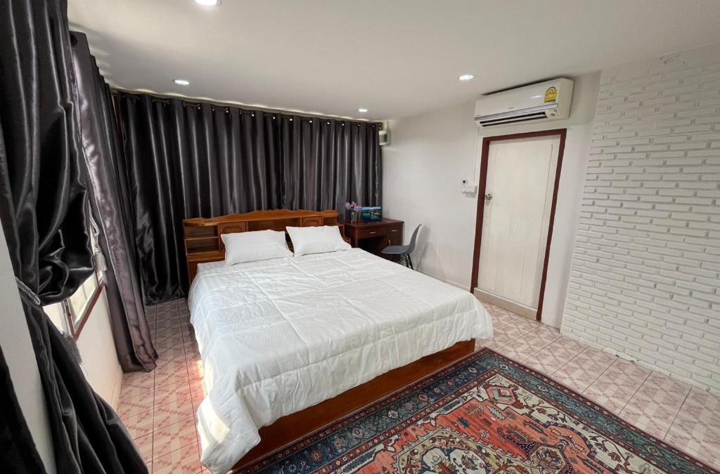 Taling Chan Apartment | Baan Saen Saran guest house