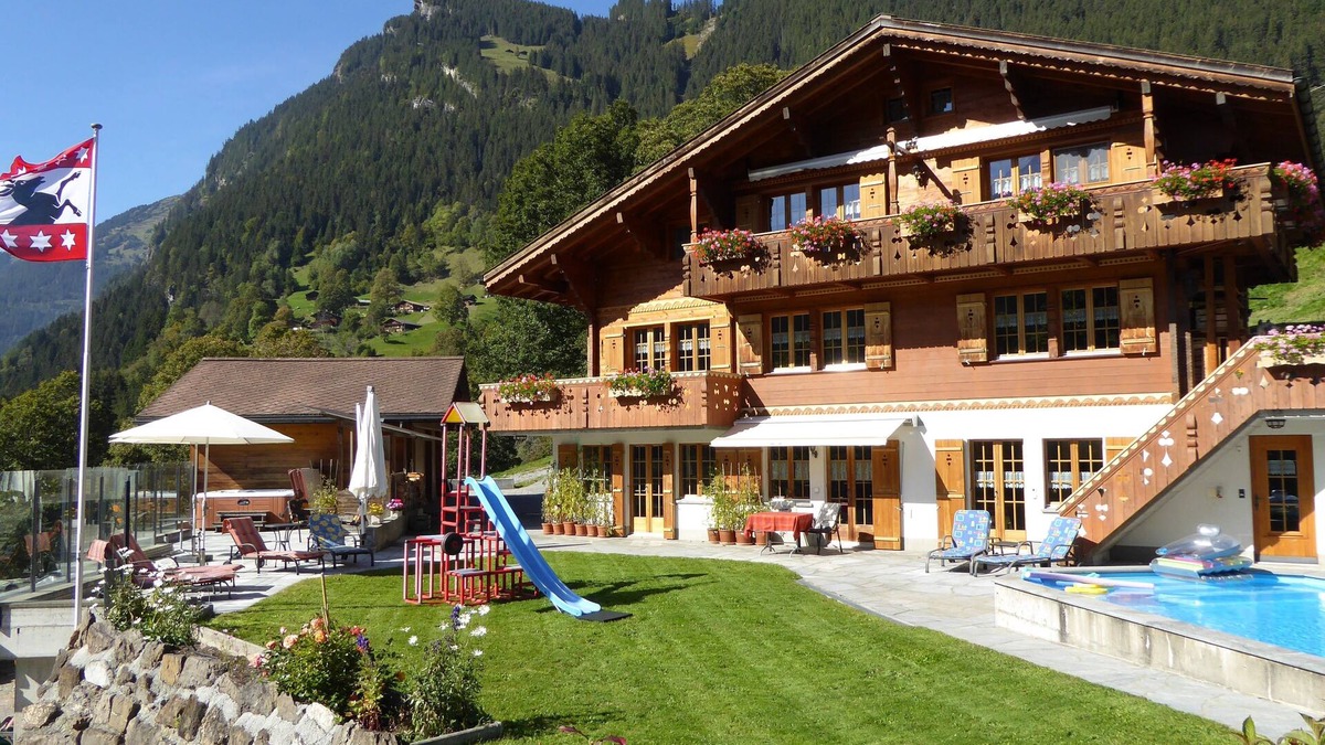 Grindelwald Apartment | Bachsbort - everything you could wish for, panoramic views, swimming pool, Jacuzzi.