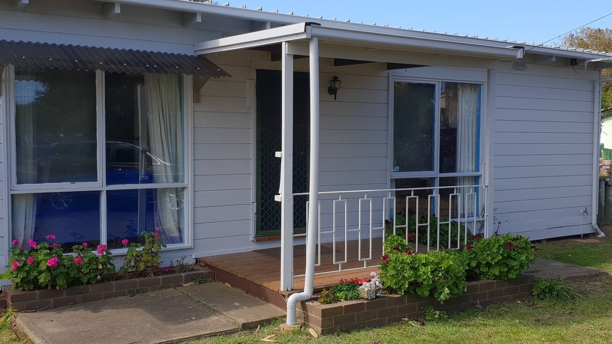 St Leonards House | Back of the golf course cottage