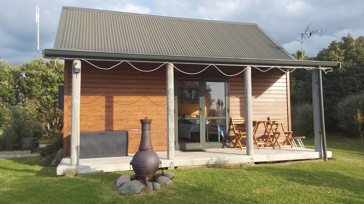 Whakamarama Cabin | Back to Basics in a 5 star location