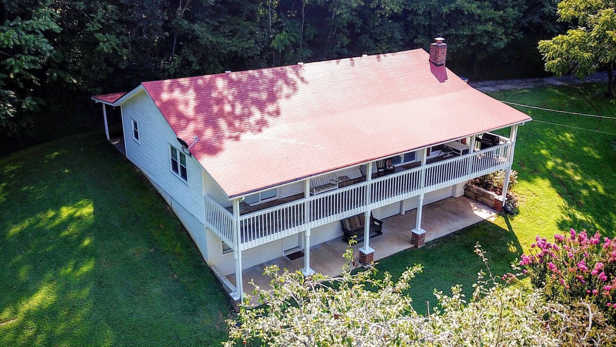 Baxter House | Back Your Boat Into Center Hill Lake From Our Home! Swim, Fish, Hunt, Relax!