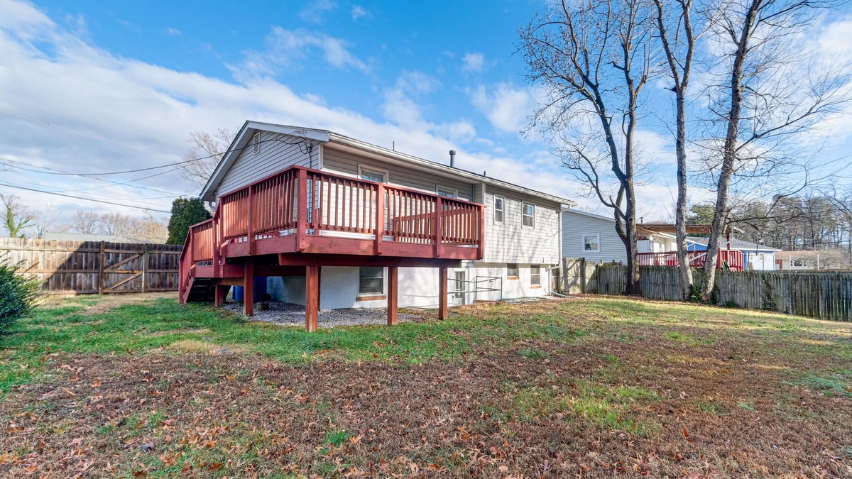 Newington House | Backyard + Deck: Family-Friendly Lorton Home!