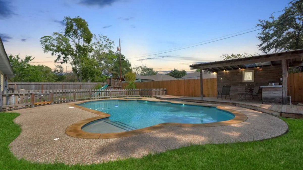 Friendswood House | Backyard Oasis - Large Pool & Grill - in the Heart of Friendswood!