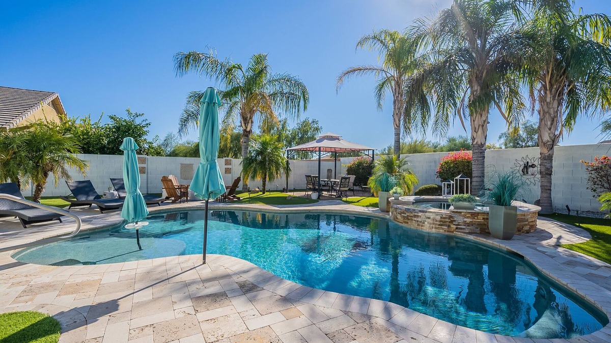Circle Cross Ranch House | Backyard Paradise in the Valley! Pool/Jacuzzi!