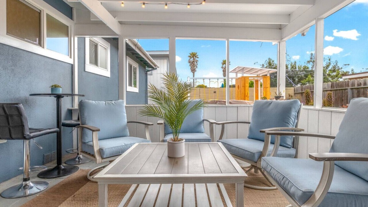 Marina House | Backyard Playset Family Getaway Home STR25-000025