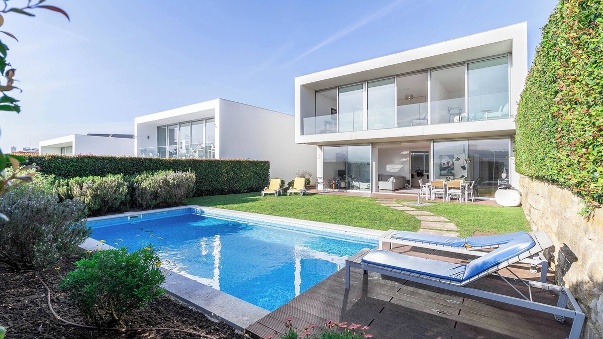 Santa Maria e Sao Miguel Villa | Bacuri White Villa, Lourel, Sintra