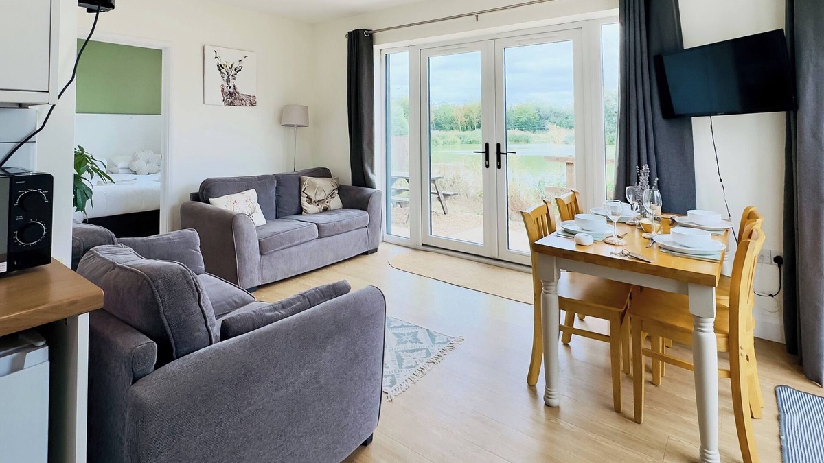 Huntingdon Cottage | Badger Lodge - UK30603