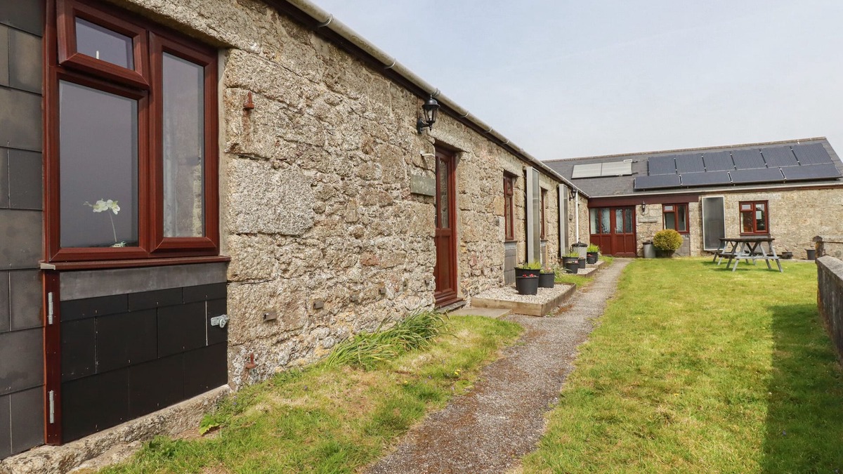 Stenalees Cottage | BADGERS SETT, family friendly, country holiday cottage in Lanivet