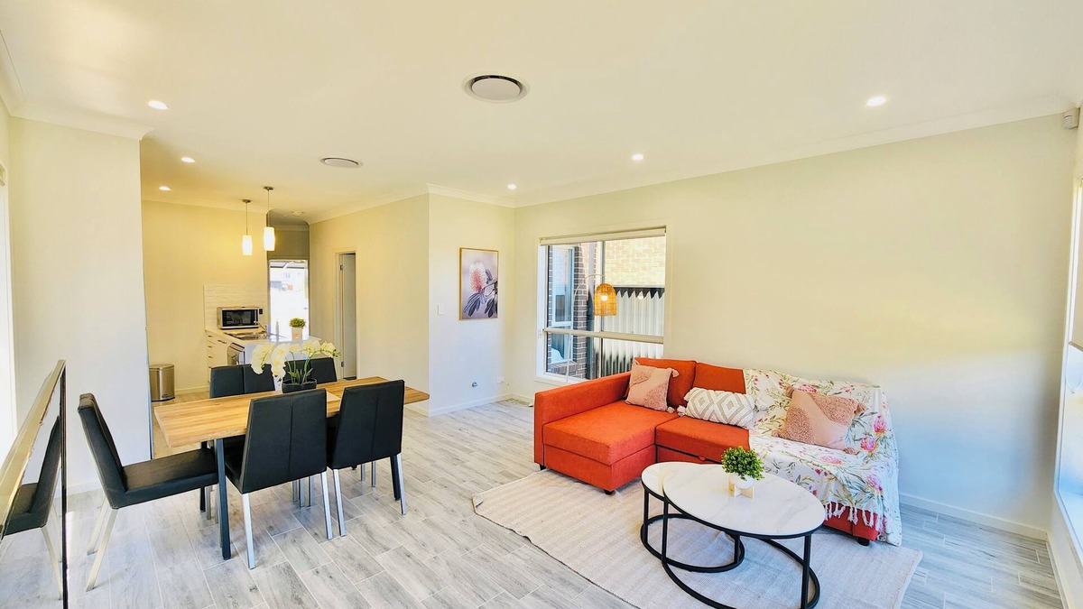 Bardia House | Badia& 5B3B Home for 12 wifi & Free Parking