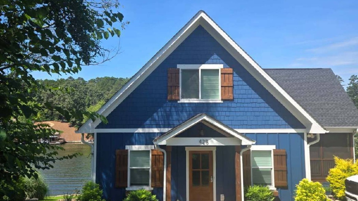 New London House | Badin Lake Retreat w/Dock & Hot Tub!