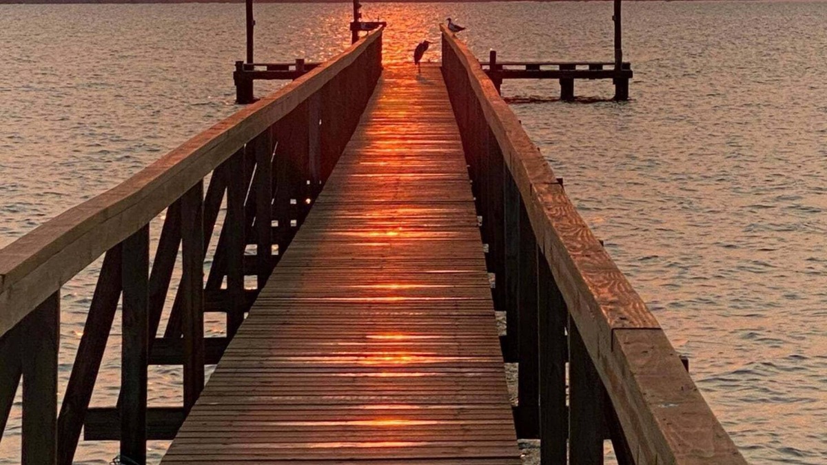 Riviera Beach Cabin | Baffin Bay fishing lodge and water sports