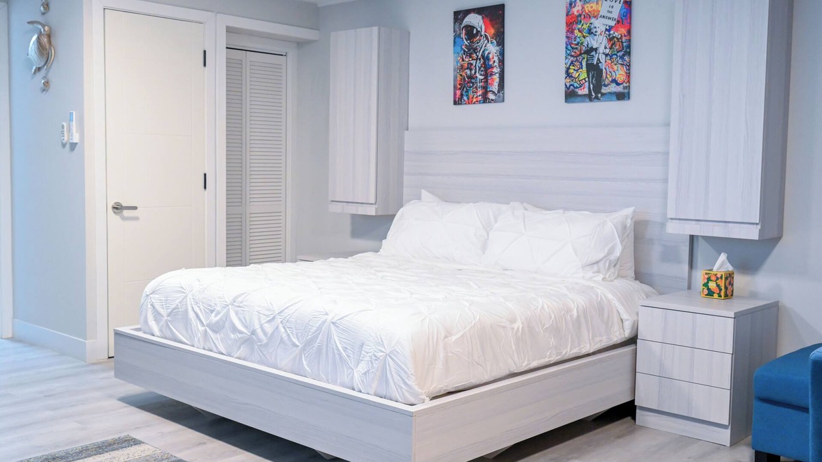 Westward Villas Subdivision Apartment | Bahama Mama Suite - Cable BeachnCharming studio in beautiful Nassau with AC