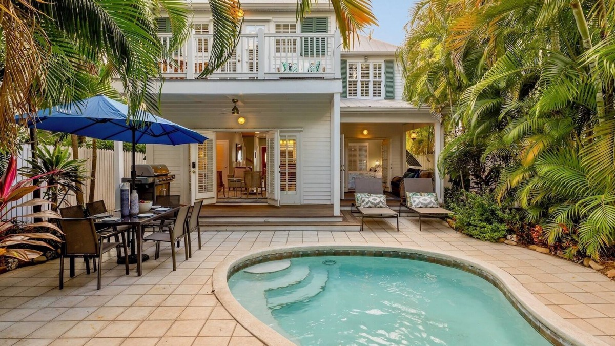 Bahama Village House | *BAHAMIAN BAMBOO @ THE ANNEX* Chic Home By Duval & Beach + LAST KEY SERVICES.