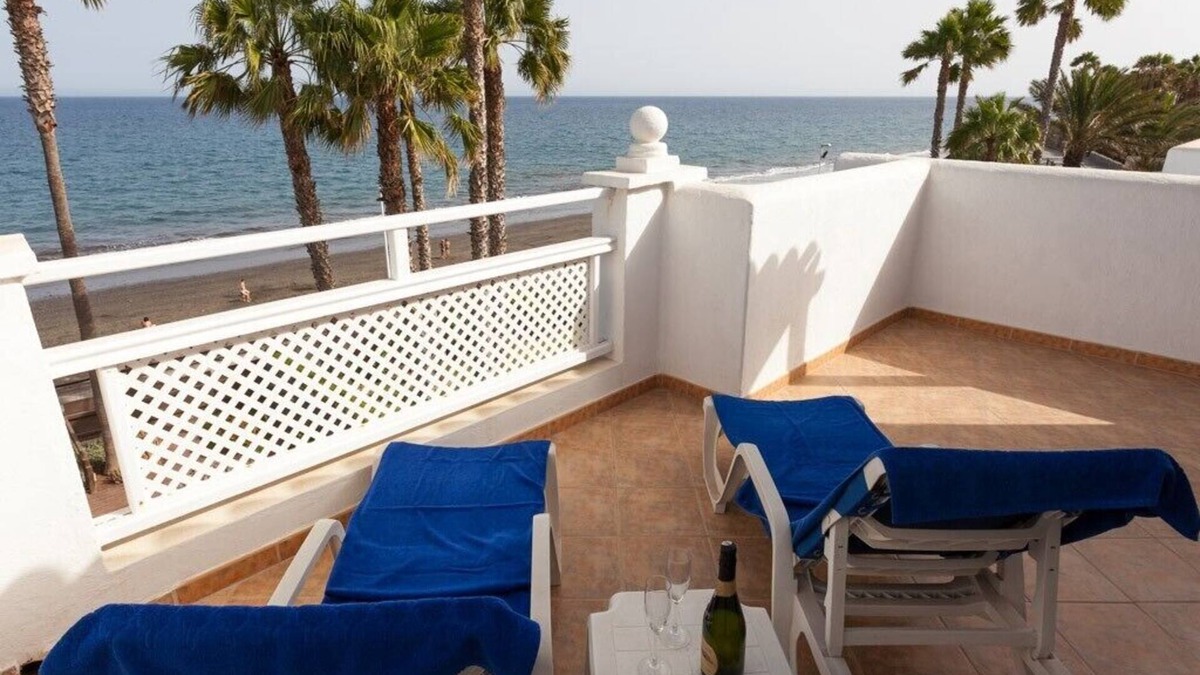 Playa del Aguila Villa | Bahía Feliz - exclusive villa directly besides the sea