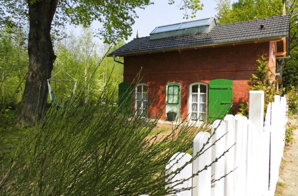 Droyßig Apartment | Bahnhof Droyßig - Übernachten im Denkmal