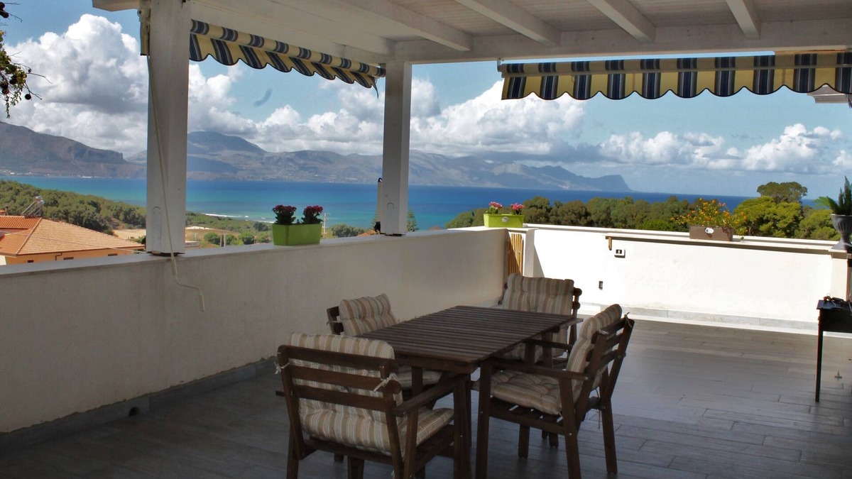 Balestrate Apartment | Baia del Sol - Balestrate Apartment - Holiday Home - Entire floor in the villa