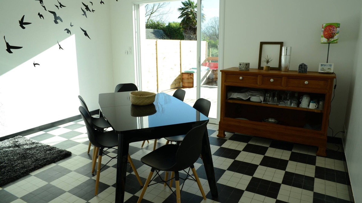 Saint-Jean-le-Thomas House | BAIE DU MT ST MICHEL -PLAGE, house with garage, terrace, enclosed garden, free wifi