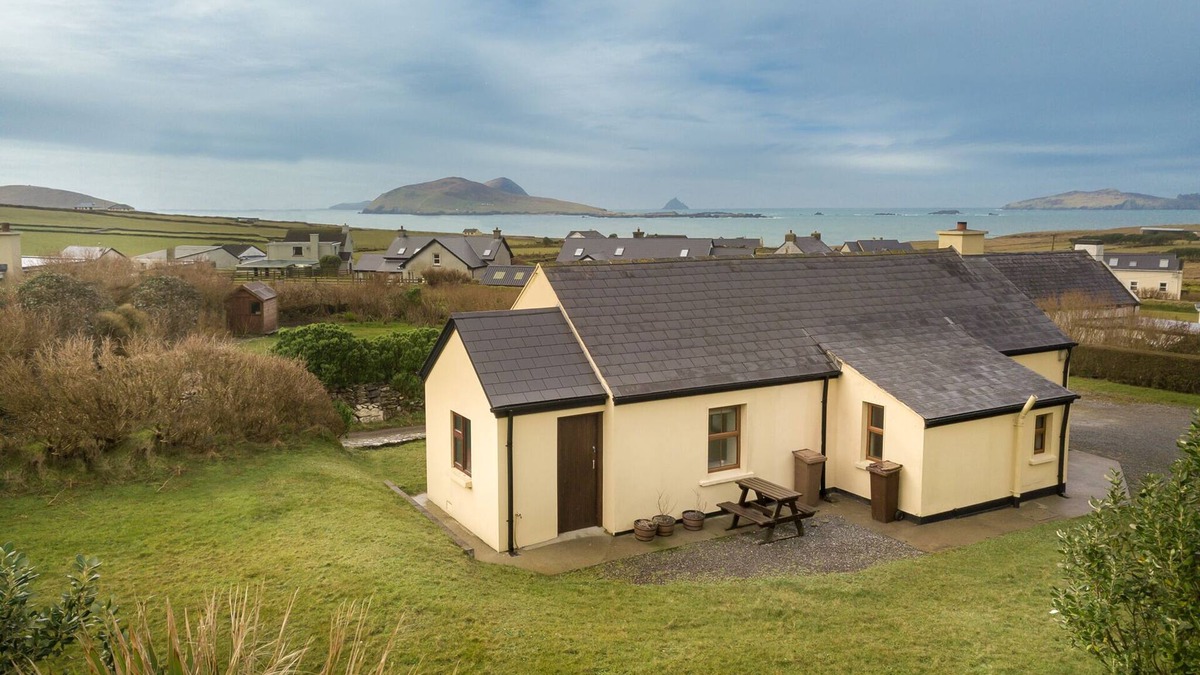 Dunquin Cottage | Baile Na Ratha,Dingle Peninsula,Next Stop Blaskets Island