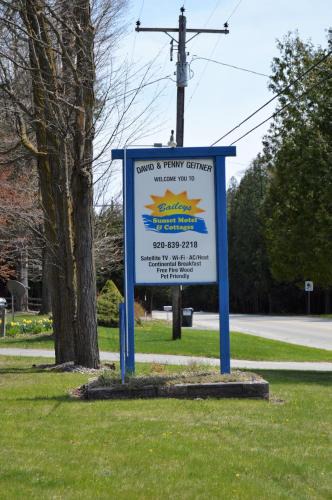 Baileys Harbor House | Baileys Sunset Cottages