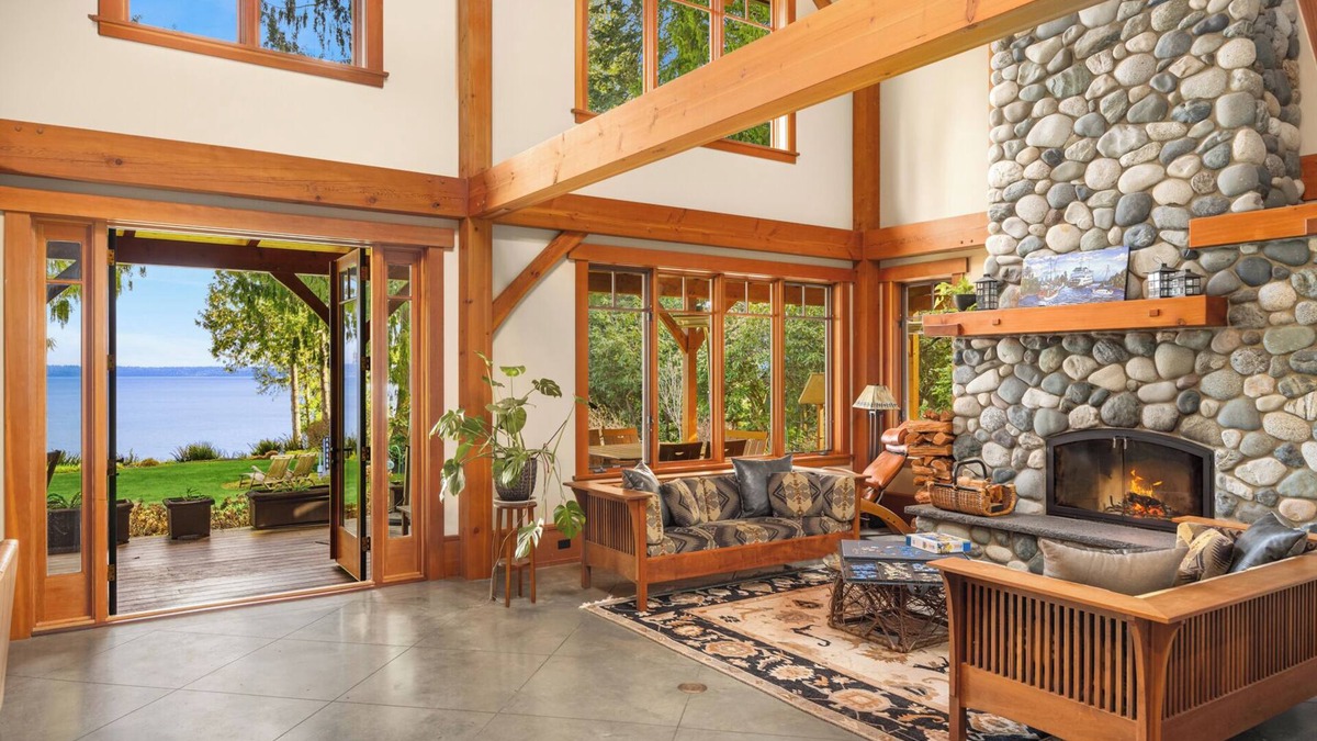 Rollingbay Apartment | Bainbridge Is waterfront lodge w private beach access and extensive amenities