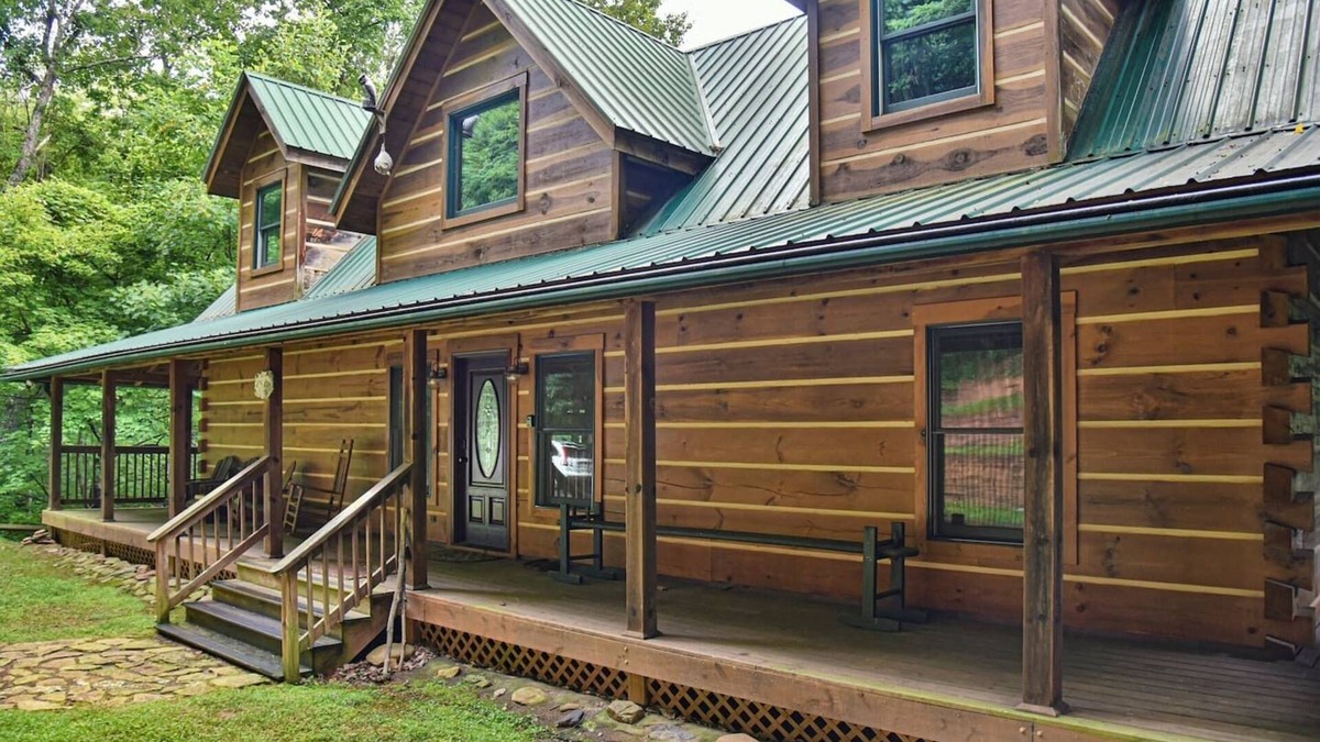 Old Fort Cabin | 'Bair' Necessities relaxing Cabin with Fire Pit