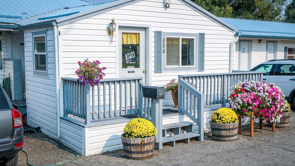 Baker City Hotel | Baker City Motel & RV Park