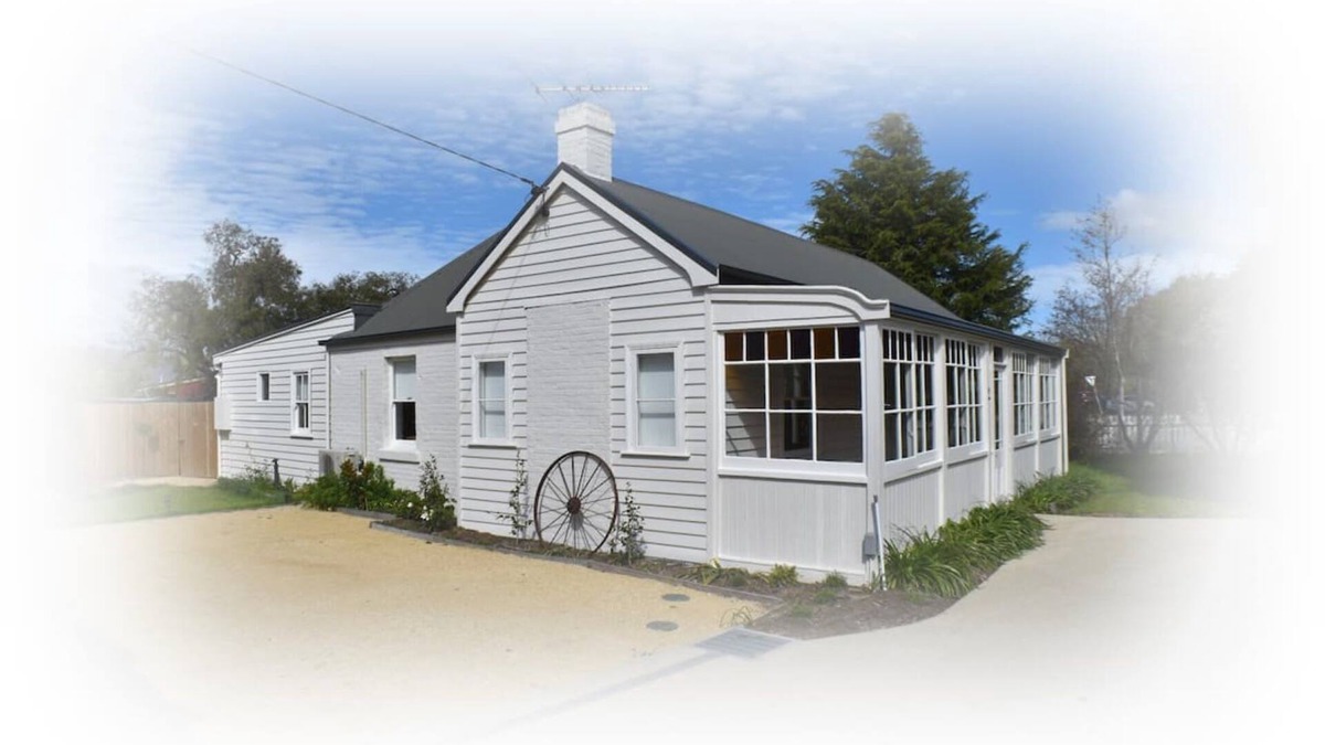 Richmond House | "Baker's Cottage" in Historic Richmond, Sleeps 6