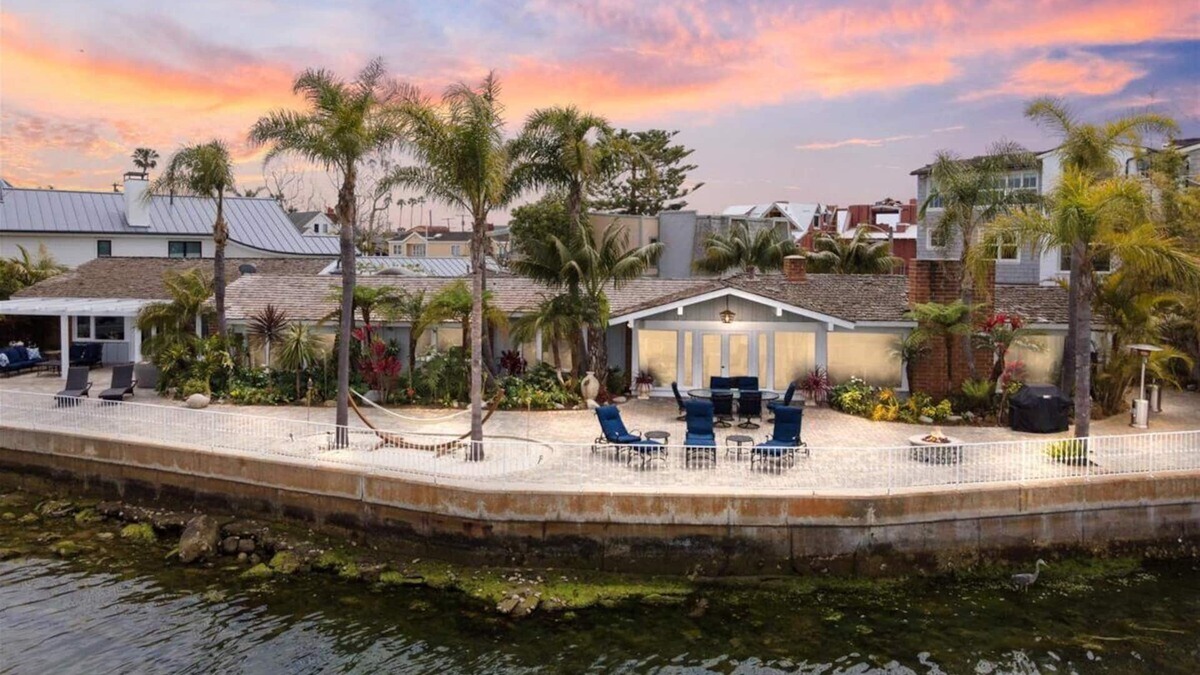 Newport Beach House | Balboa Island Hideaway With Duffy Boat
