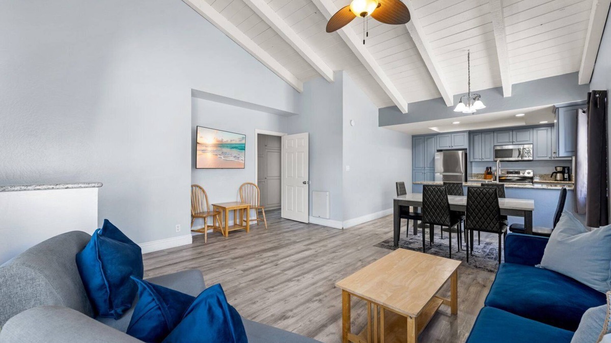 Balboa Peninsula Apartment | Balboa Peninsula Hidden Gem with Private Balcony & Stunning Views
