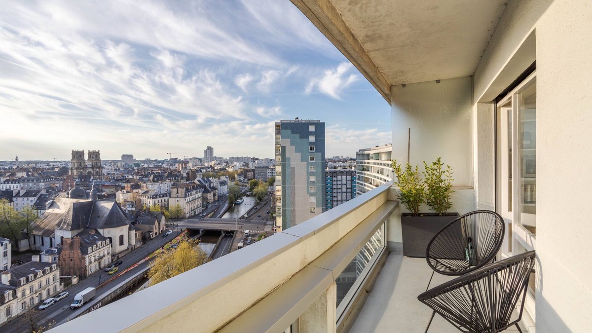 Bourg-l'Eveque Apartment | BALCON DU CANAL - Studio lumineux avec balcon au bord de la Vilaine et de l'hyper centre-ville