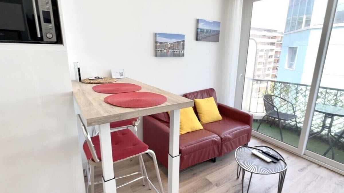 Les Baumettes Apartment | Balcon Lenval