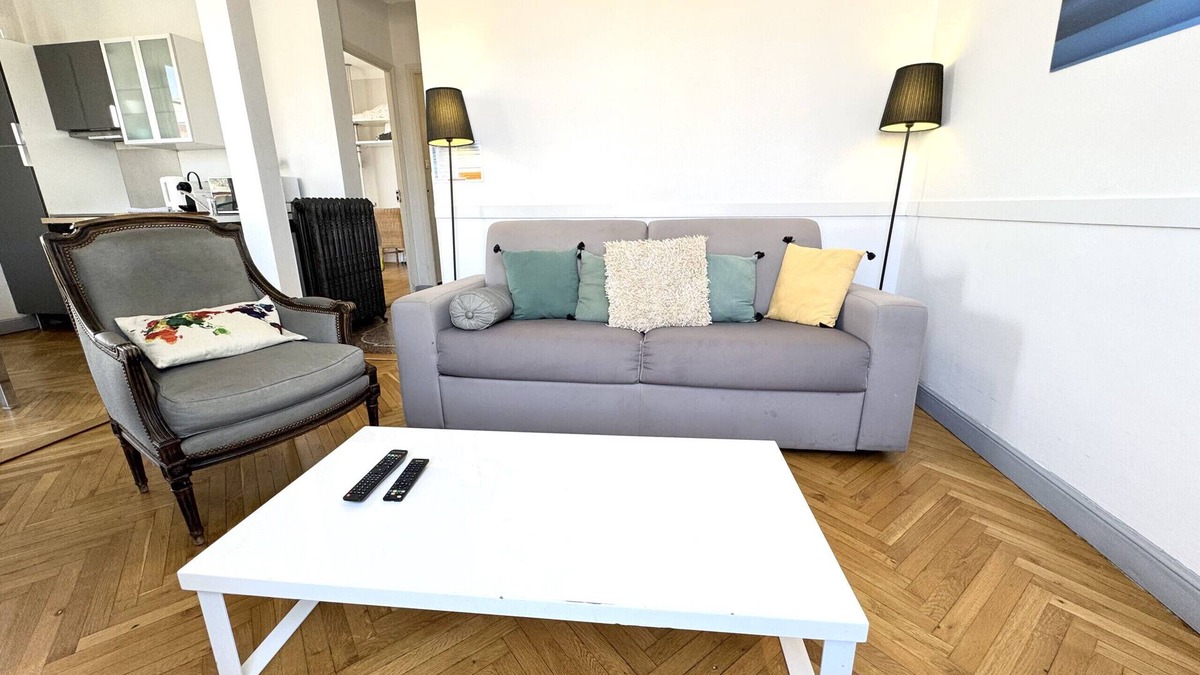 Musicians Quarter Apartment | Balcony Excelsior 1 - Grimaldi/Promenade des Anglais