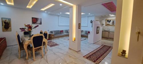 Hamma Apartment | Balcony of Carthage