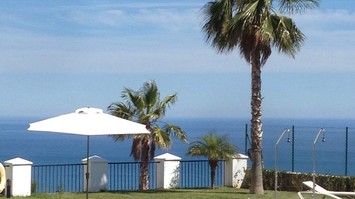 Rincon de la Victoria Apartment | "Balcony to the sea" Costa del Sol 120m² apartment with unforgettable views & poo