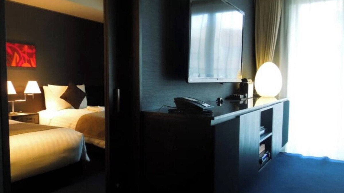 Nishiasakusa Hotel | Balcony Twin Suite hotel in beautiful Taito City with WiFi, AC, fitness room
