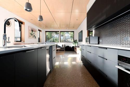 Launceston CBD House | Balfour Cottage WiFi & Parking