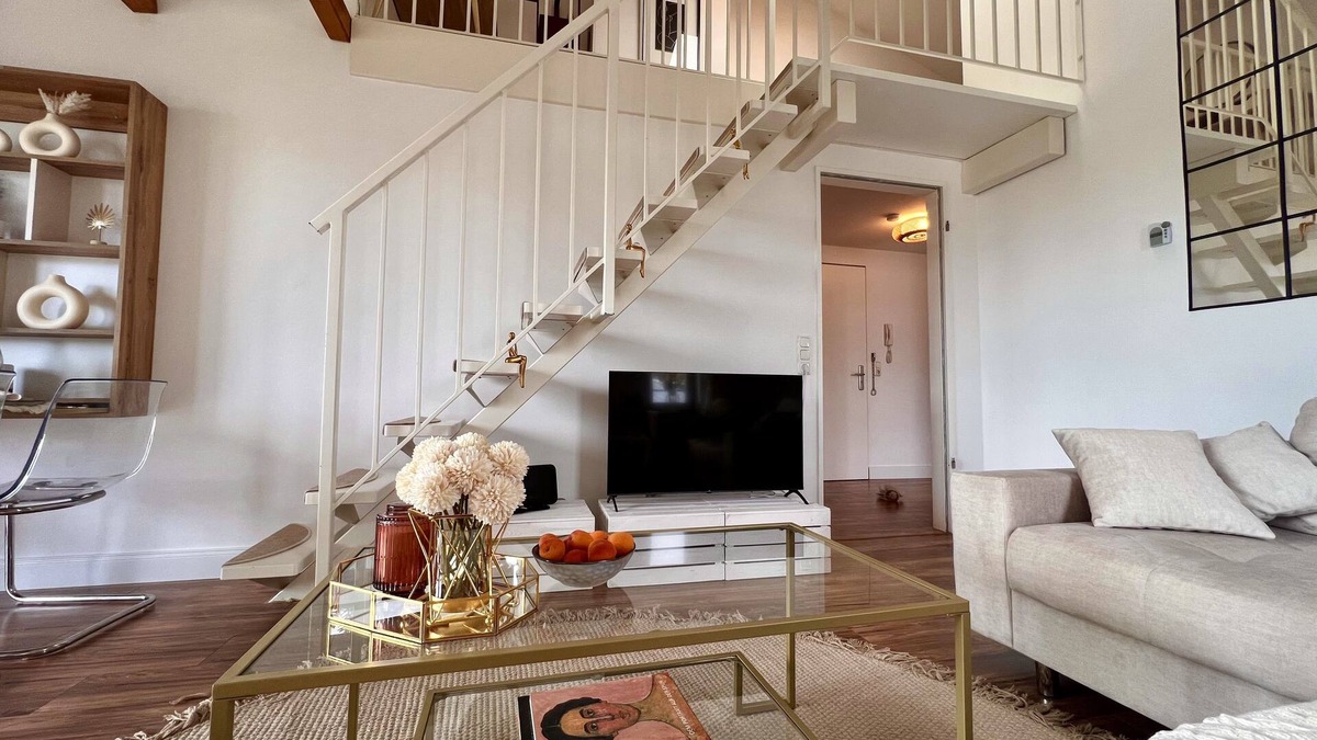 Schoenefeld Apartment | BALI HOME Stylish apartment with terrace