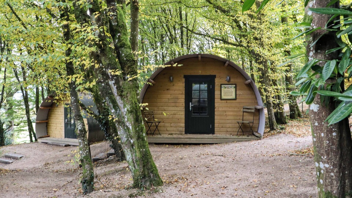 Barranisky Cottage | BALLYBEG POD 8, romantic, with hot tub in Tinahely, County Wicklow