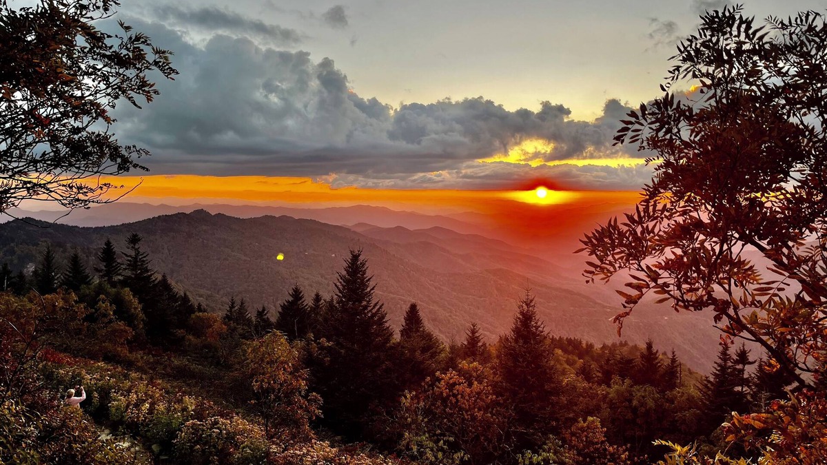 Sylva Cabin | Balsam Mountain Cabin with waterfalls and a great year round view