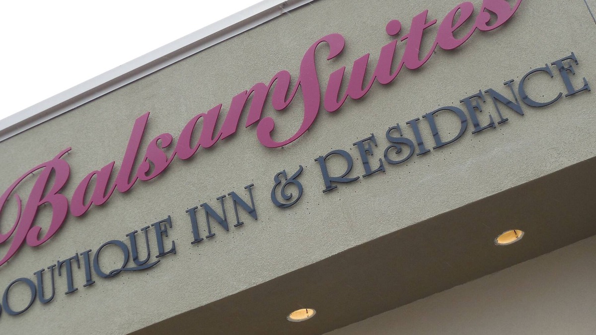 Timmins Hotel | Balsam Suites Boutique Inn & Residence