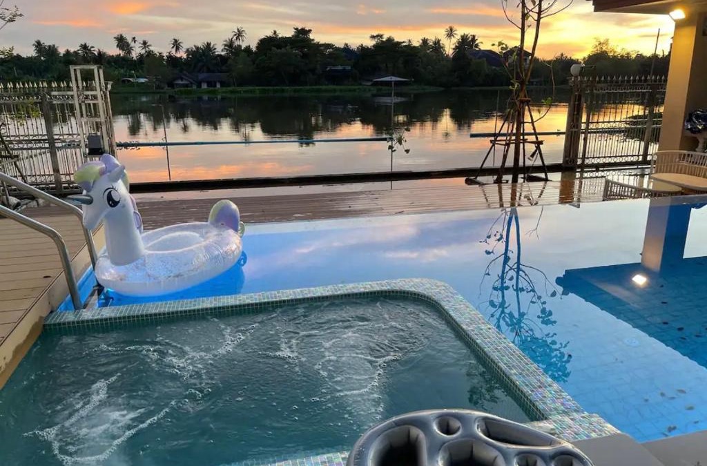 Sam Phran House | Banbangei Riverside Poolvilla