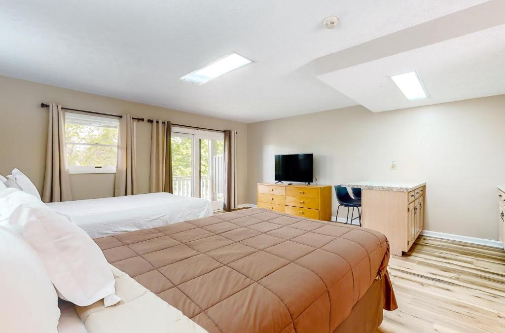 Baneberry Hotel | Baneberry Inn 7