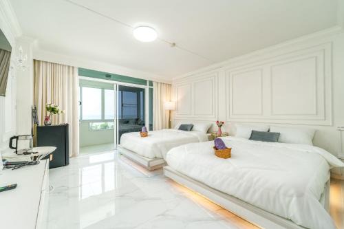 Ban Bang Saen Apartment | Bang Saen Royal Beach by Sea view Bang Saen