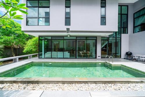 Choeng Thale Villa | BangT-ao 3-bedroom modern minimalist luxury style private pool holiday villa gym quiet community